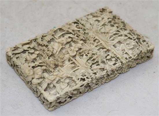 A Chinese export ivory card case, 19th century, 10.6cm